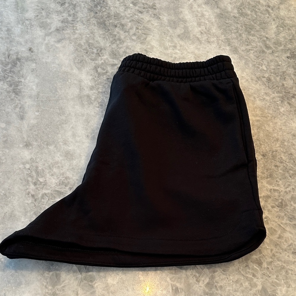 NWT Gap Sweatshorts, Size L, Black, Side Pockets